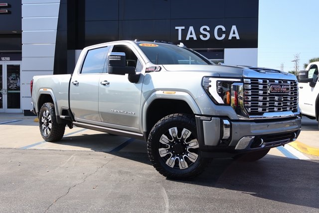2024 GMC Sierra 2500HD Denali's photo