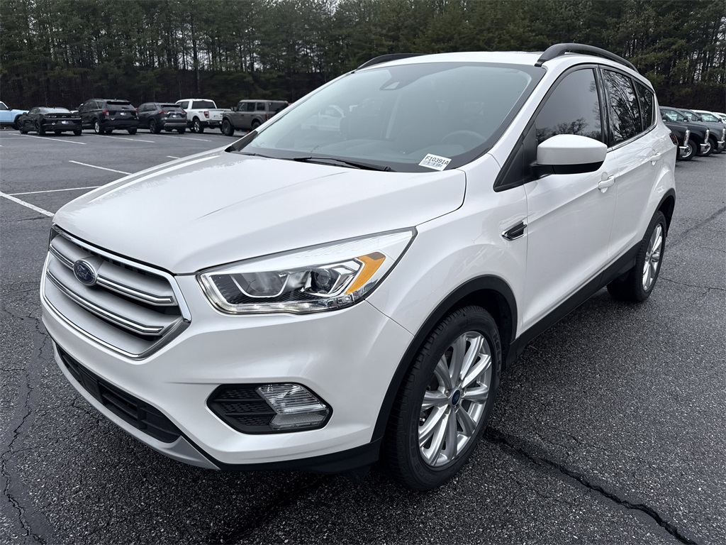 2019 Ford Escape SEL photo 3