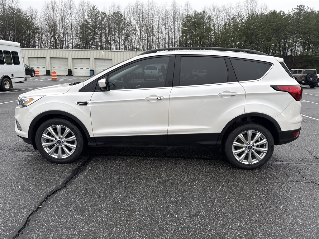 2019 Ford Escape SEL photo 4