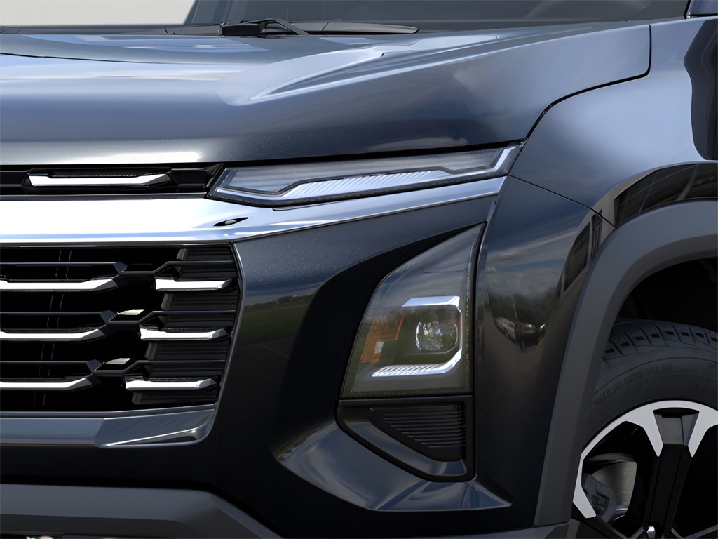 2026 Chevrolet Equinox LT photo 2