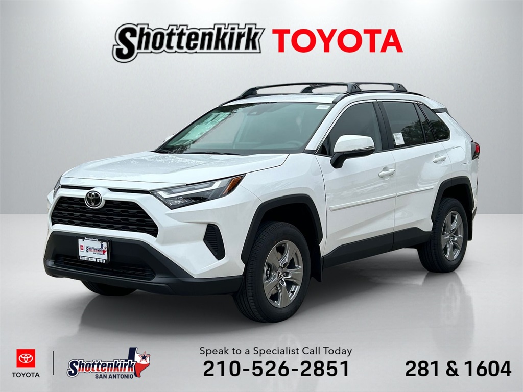 2025 Toyota RAV4 XLE's photo