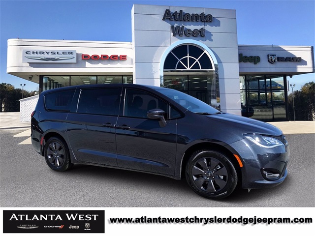 pacifica hybrid touring