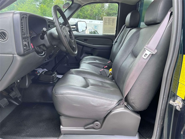 2004 Chevrolet Silverado 3500HD Work Truck photo 9