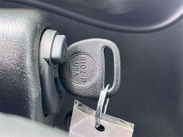 2004 Chevrolet Silverado 3500HD Work Truck photo 23