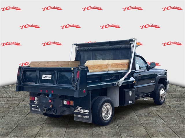 2004 Chevrolet Silverado 3500HD Work Truck photo 2