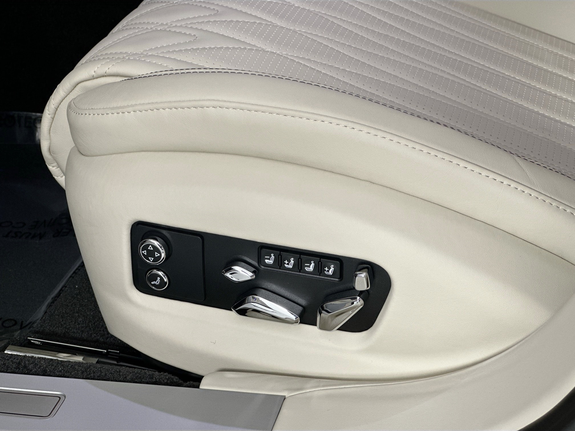 new 2026 Bentley Flying Spur car