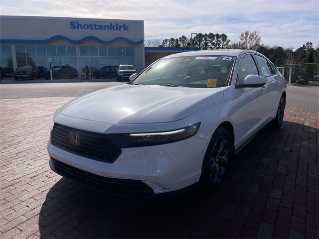 2023 Honda Accord EX's photo