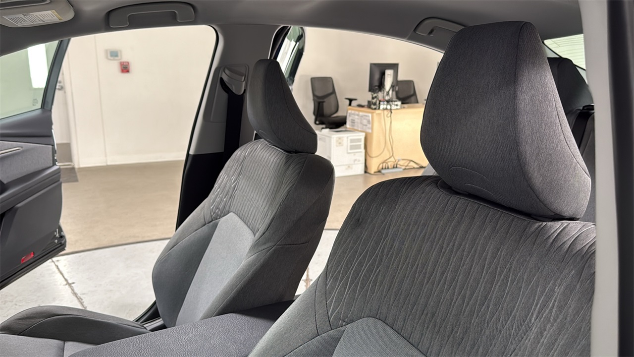 2026 Toyota Camry LE photo 13