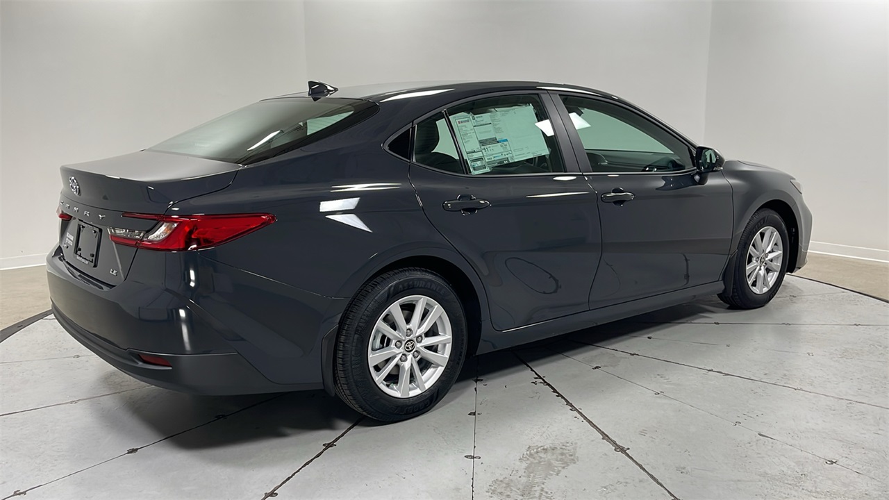 2026 Toyota Camry LE photo 5