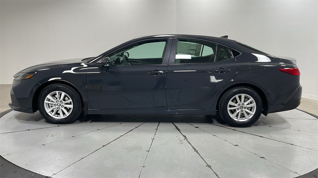 2026 Toyota Camry LE photo 8