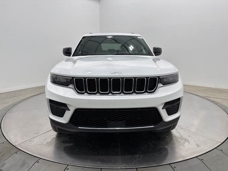 2025 Jeep Grand Cherokee Laredo X photo 2