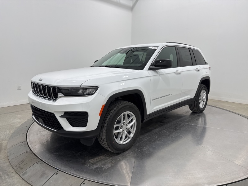 2025 Jeep Grand Cherokee Laredo X photo 3