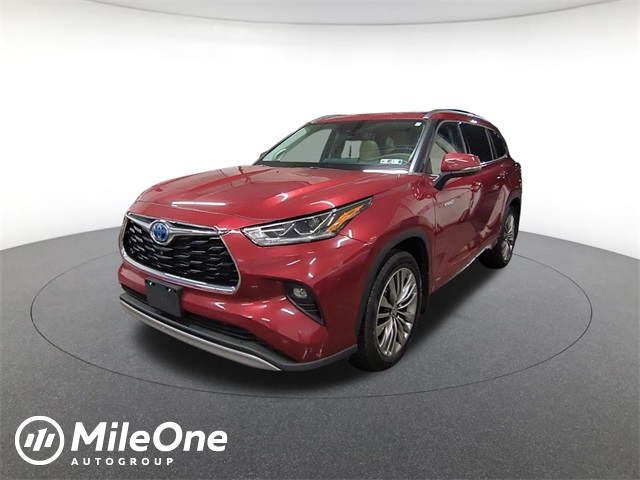 used 2021 Toyota Highlander Hybrid car, priced at $31,600