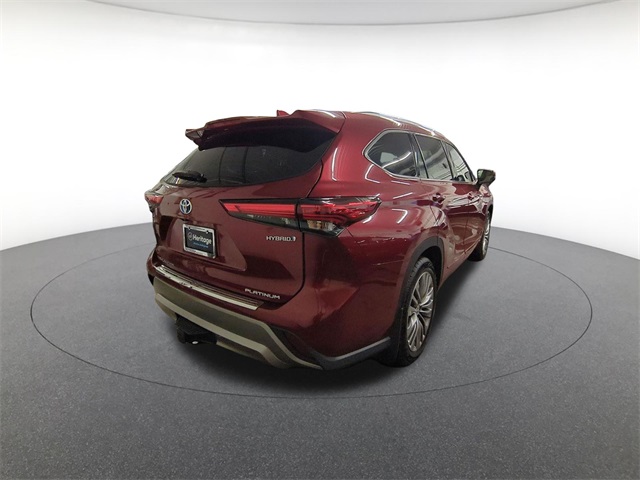 used 2021 Toyota Highlander Hybrid car, priced at $31,600