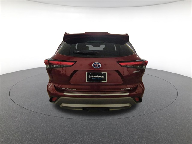 used 2021 Toyota Highlander Hybrid car, priced at $31,600