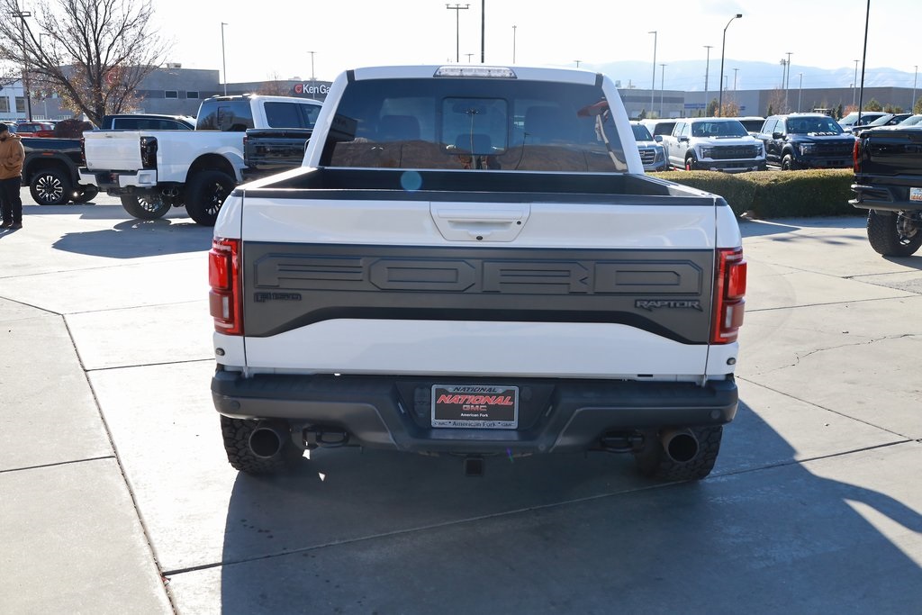 2018 Ford F-150 Raptor photo 2