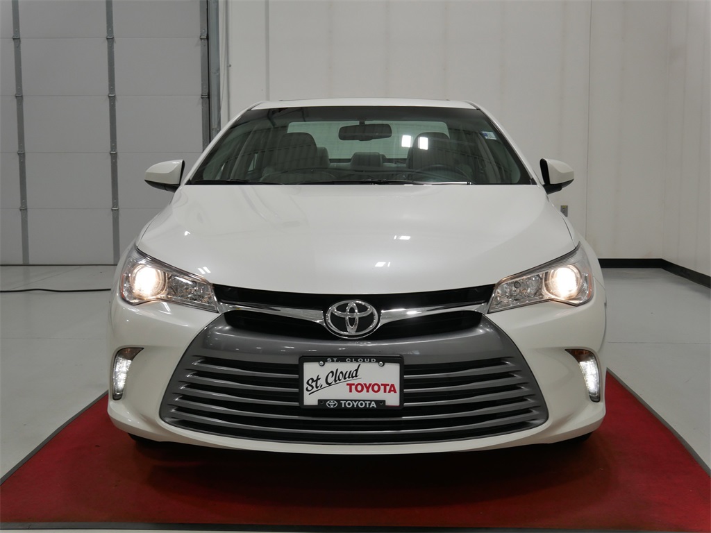 Used 2017 Toyota Camry XLE with VIN 4T1BF1FK6HU810268 for sale in Waite Park, Minnesota