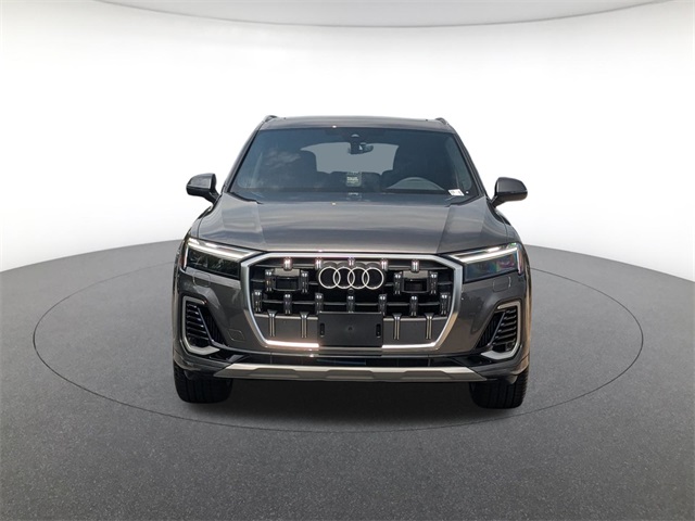 new 2025 Audi Q7 car, priced at $69,382