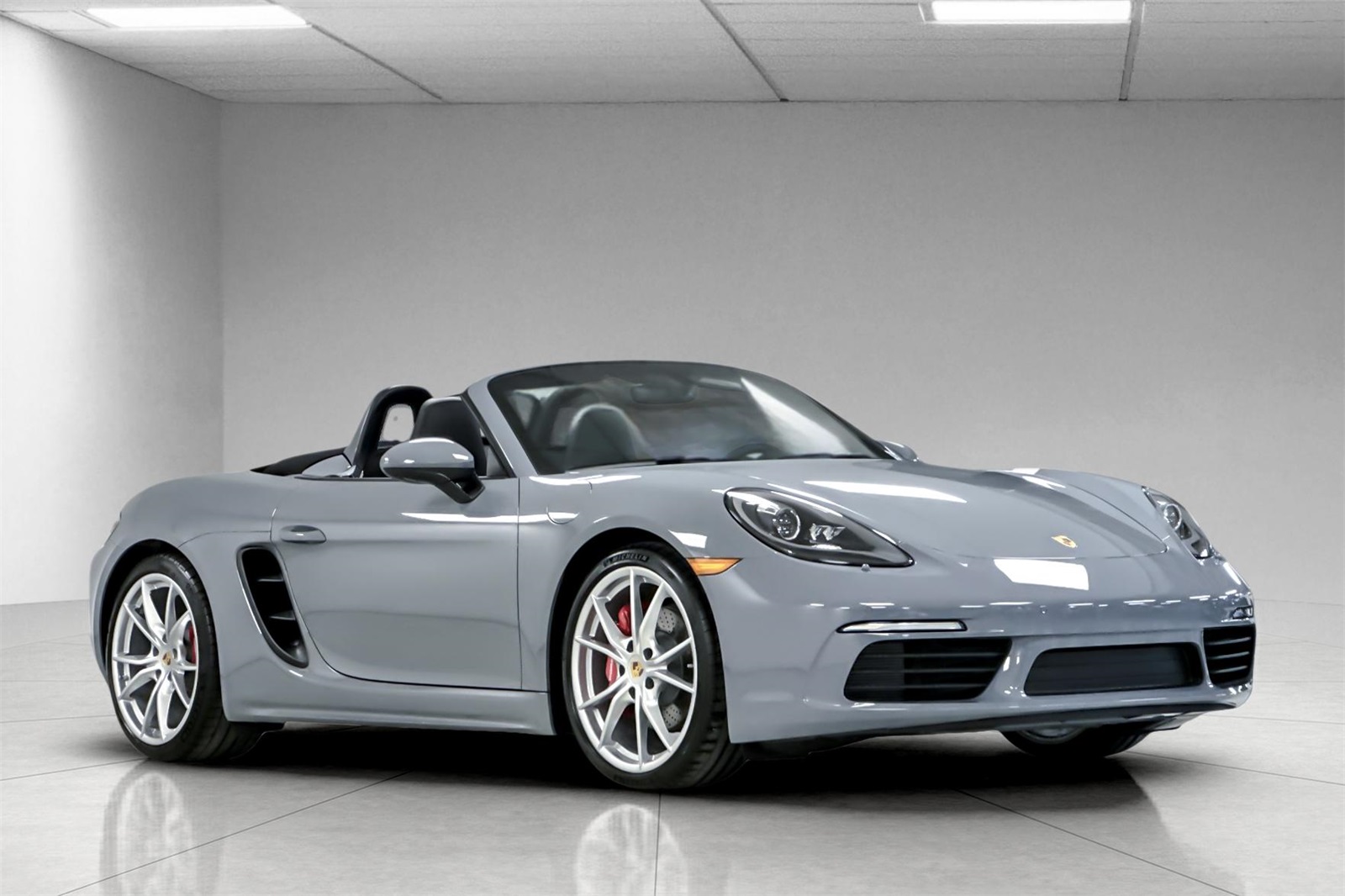 2025 Porsche Boxster S photo 12