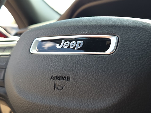 2025 Jeep Grand Cherokee Laredo photo 17