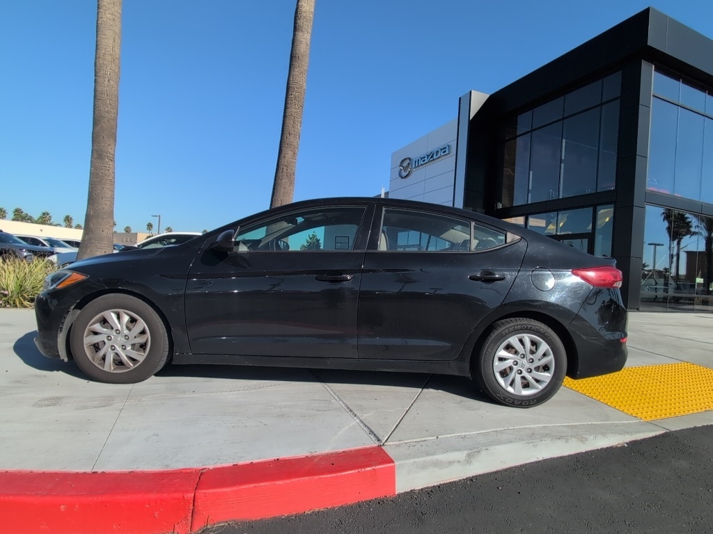 2017 Hyundai Elantra SE photo 3