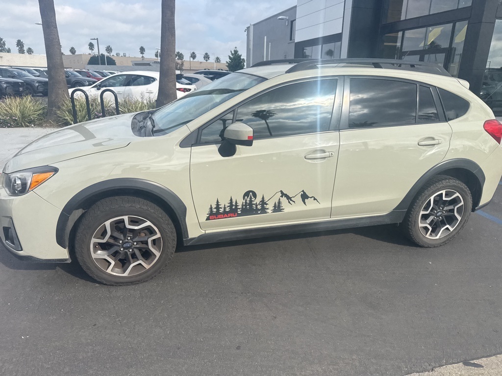 2016 Subaru Crosstrek 2.0i Premium photo 2