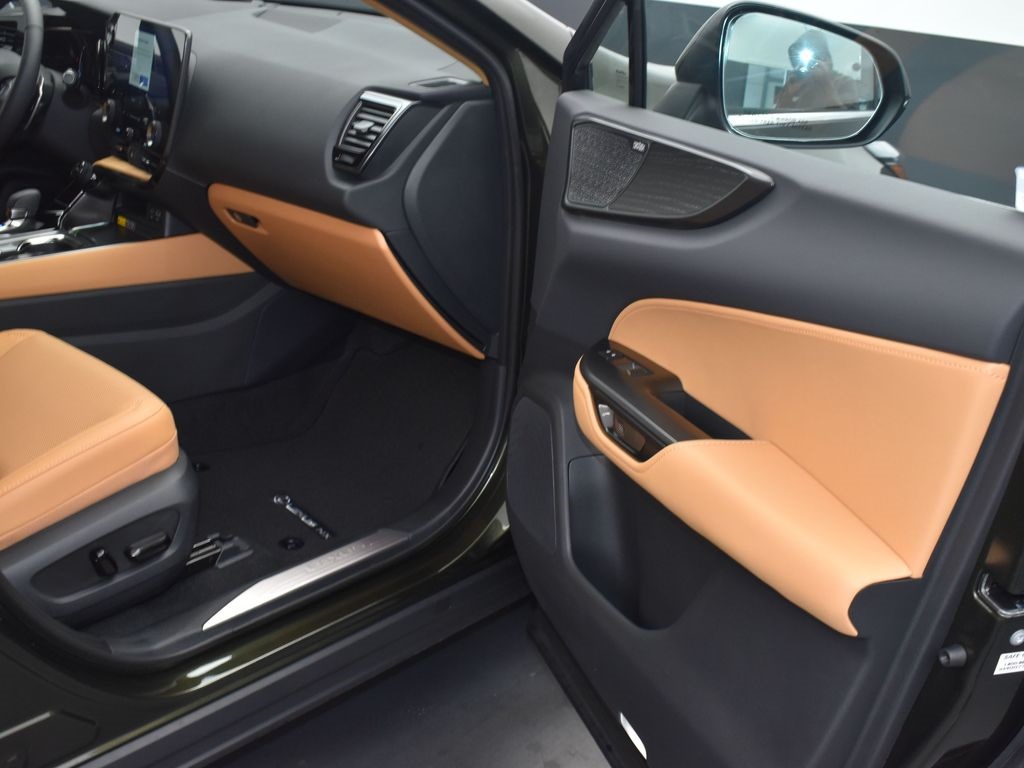 2026 Lexus NX 350 Luxury AWD photo 18