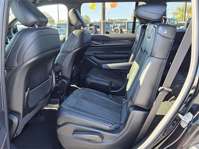 2025 Jeep Grand Cherokee L Altitude X 4x2