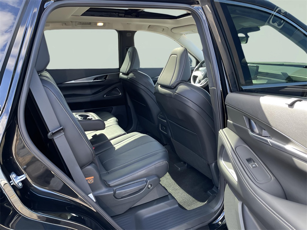 2025 Infiniti QX60 Luxe AWD photo 3