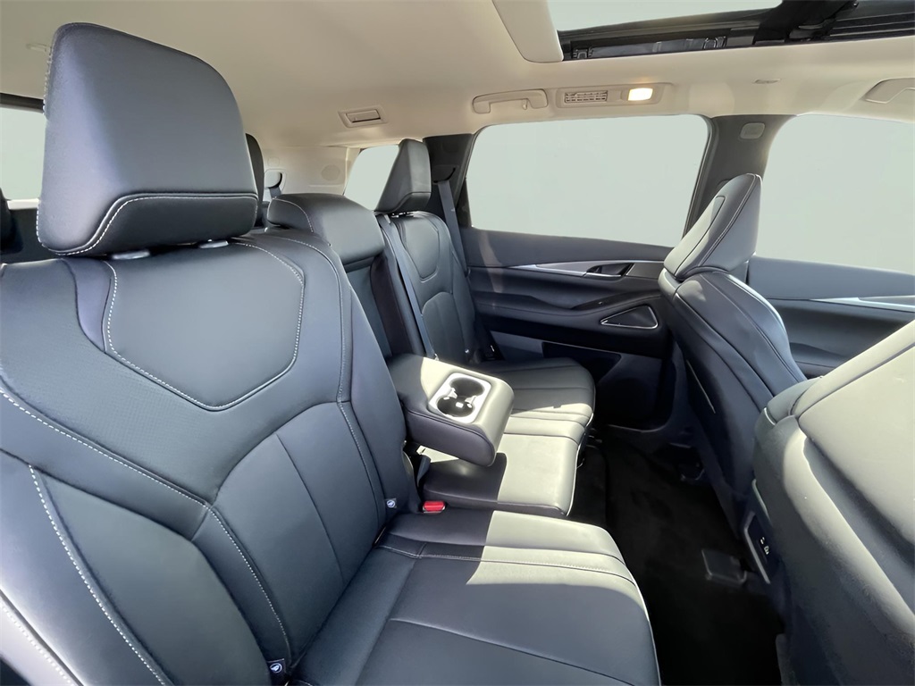 2025 Infiniti QX60 Luxe AWD photo 4