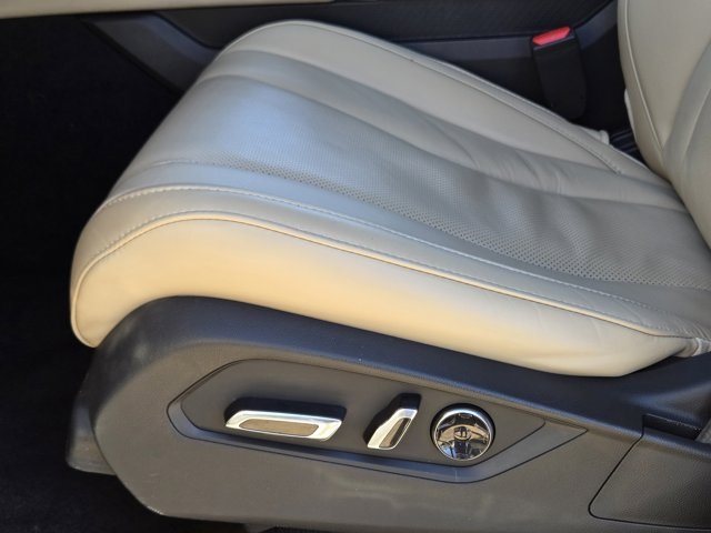 used 2023 Acura MDX car, priced at $39,300