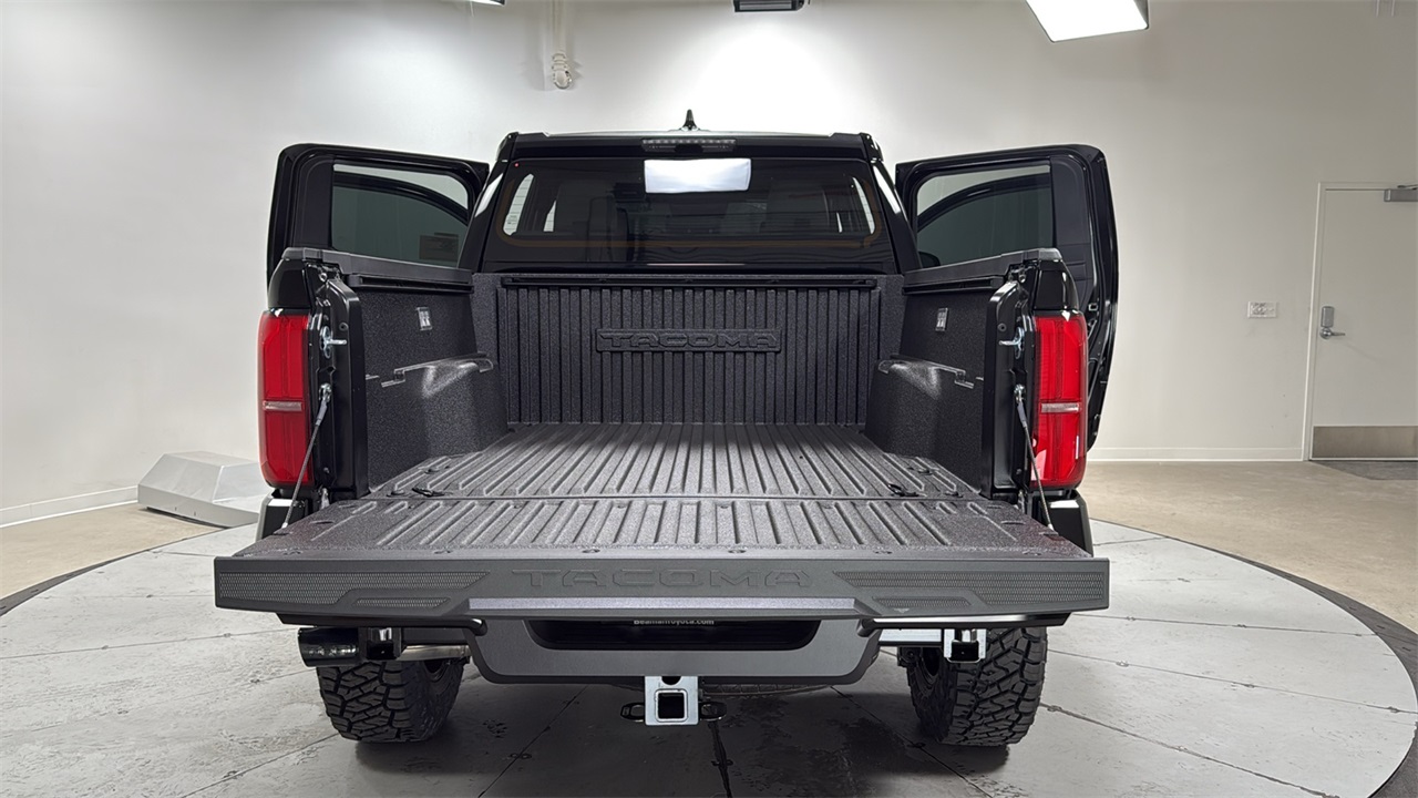 2025 Toyota Tacoma SR5 Double Cab photo 14