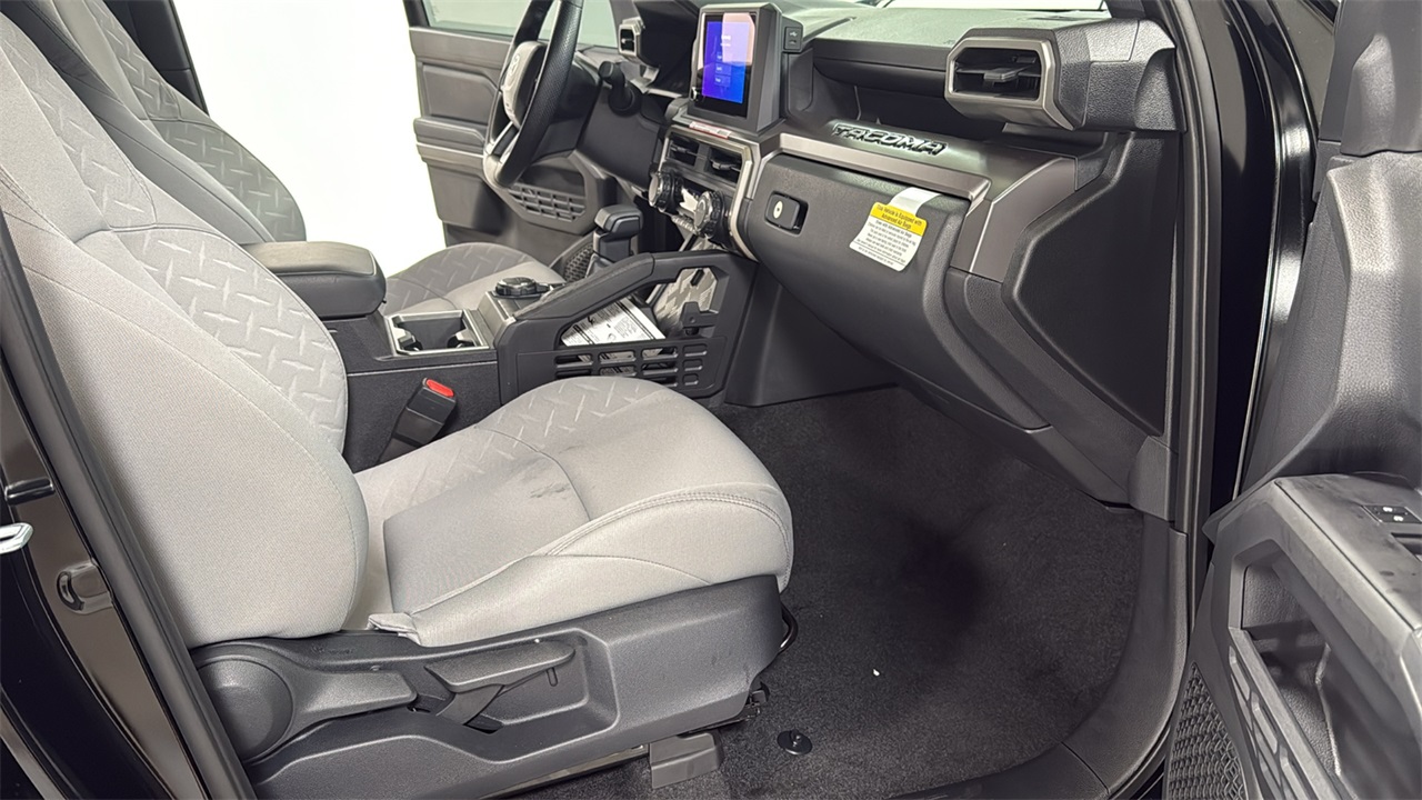 2025 Toyota Tacoma SR5 Double Cab photo 16