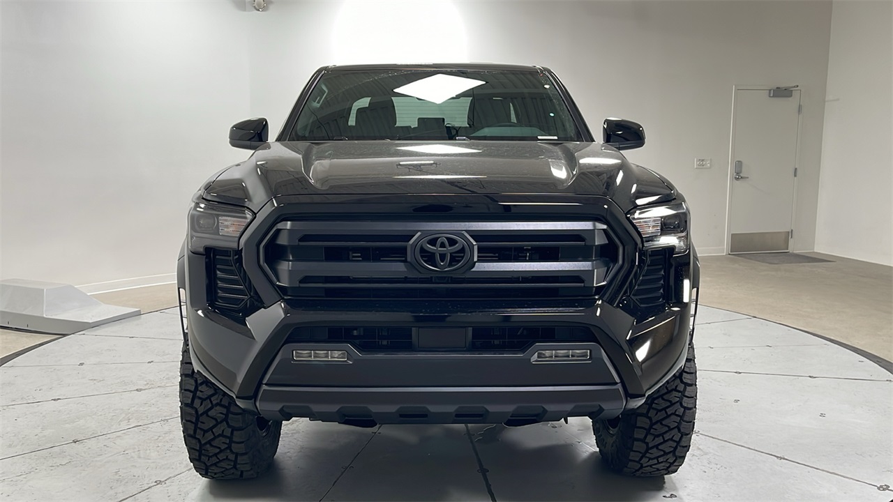2025 Toyota Tacoma SR5 Double Cab photo 2