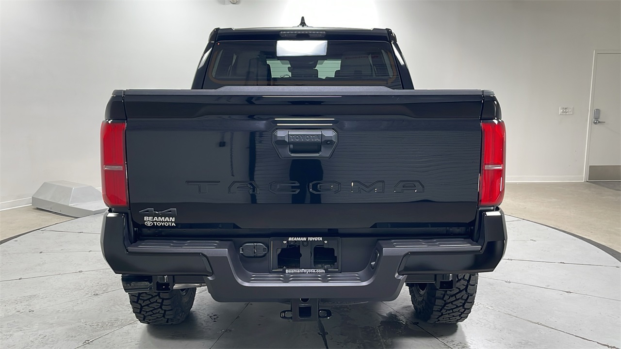 2025 Toyota Tacoma SR5 Double Cab photo 4