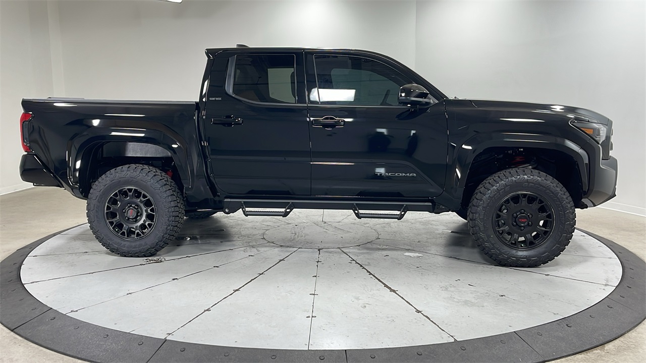 2025 Toyota Tacoma SR5 Double Cab photo 6