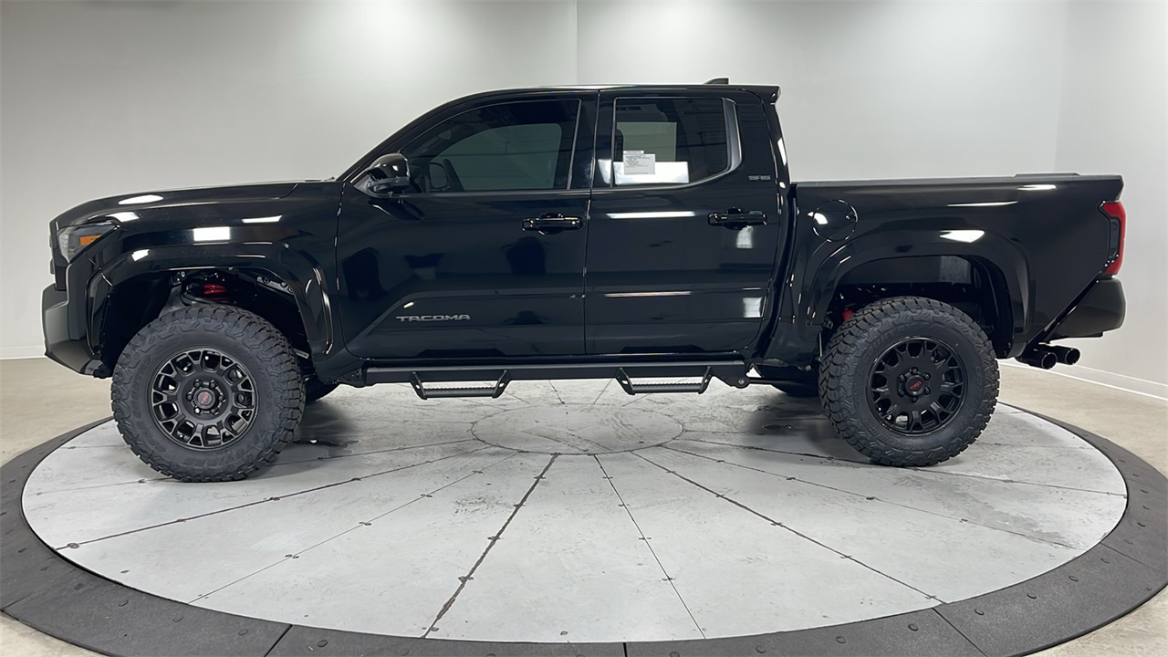 2025 Toyota Tacoma SR5 Double Cab photo 8
