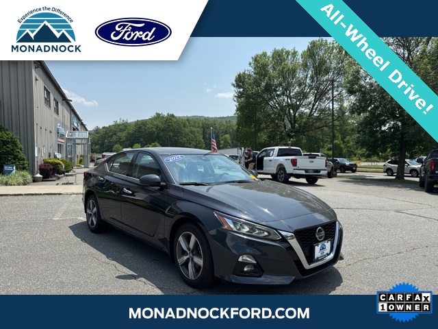 2022 Storm Blue Metallic Nissan Altima 2.5 SL Sedan