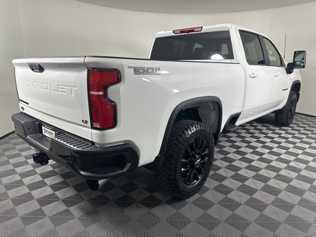 2025 Chevrolet Silverado 2500HD LT photo 2