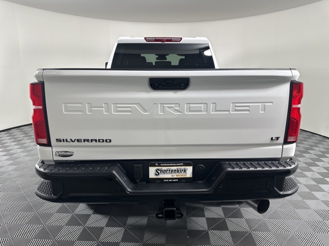 2025 Chevrolet Silverado 2500HD LT photo 3