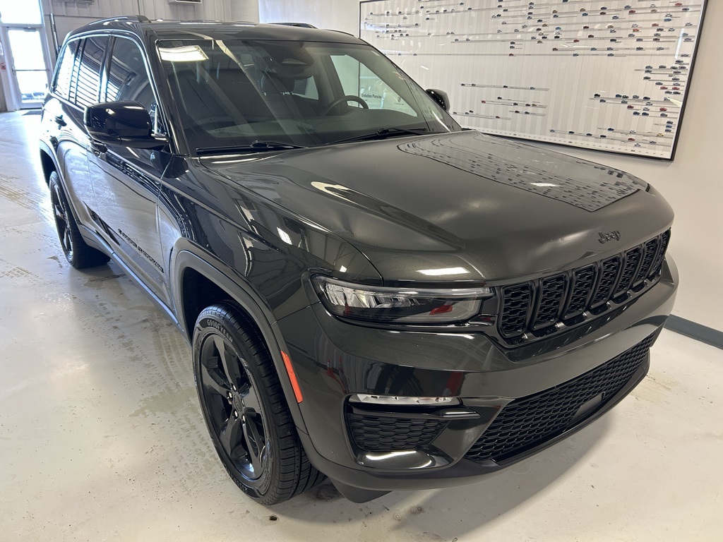 used 2023 Jeep Grand Cherokee car, priced at $27,786