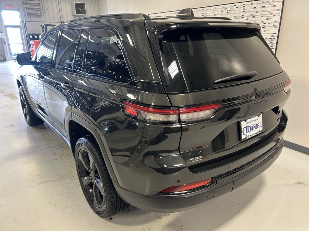 used 2023 Jeep Grand Cherokee car, priced at $27,786
