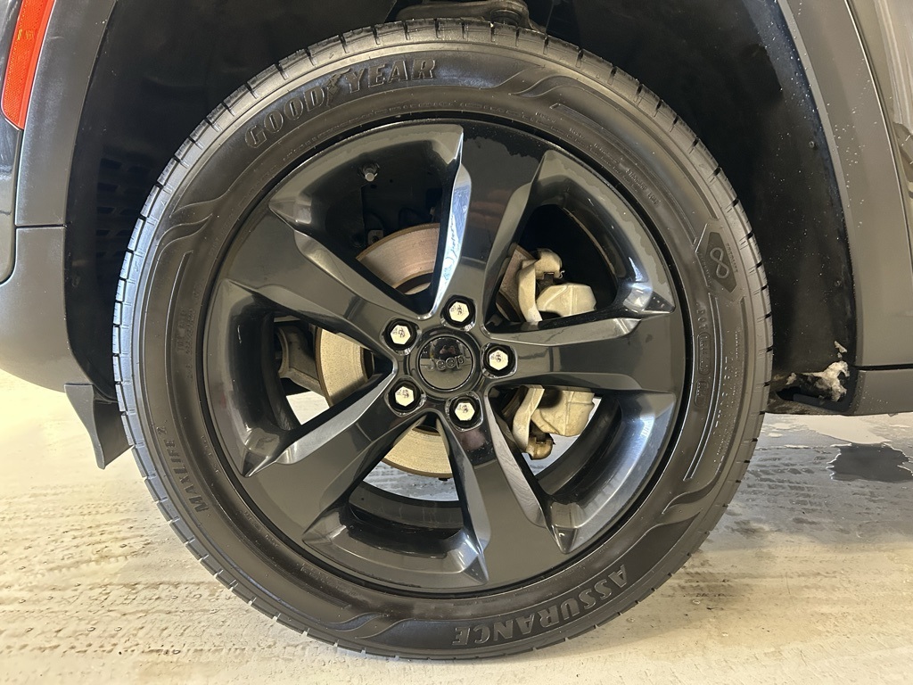 used 2023 Jeep Grand Cherokee car, priced at $27,786