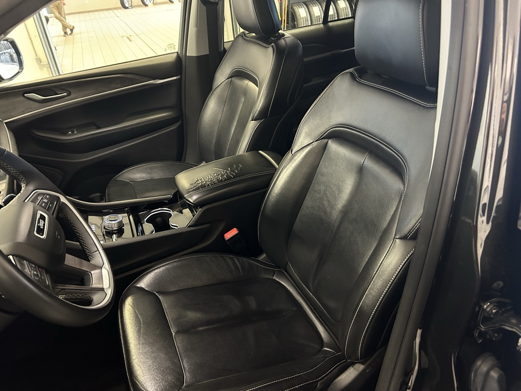 used 2023 Jeep Grand Cherokee car, priced at $27,786