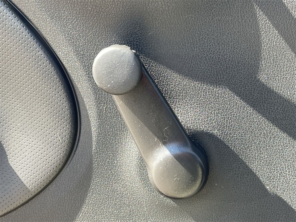 used 2016 Nissan Versa Note car, priced at $5,895