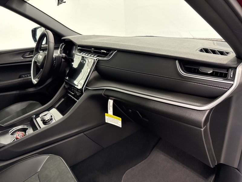 2025 Jeep Grand Cherokee Altitude X photo 16