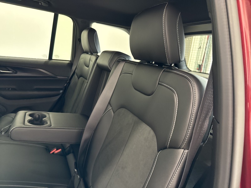 2025 Jeep Grand Cherokee Altitude X photo 17
