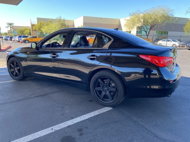 2017 Infiniti Q50 3.0t Premium photo 2