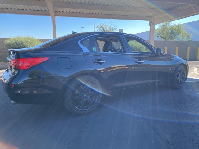 2017 Infiniti Q50 3.0t Premium photo 3