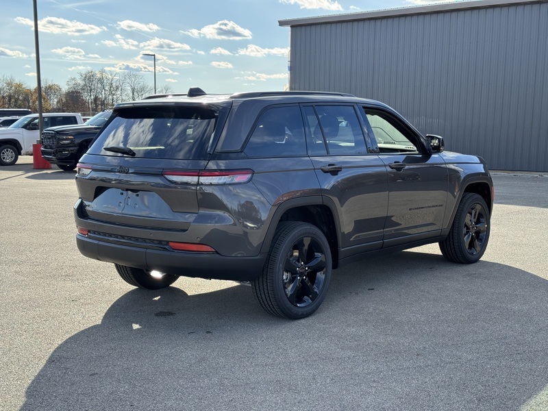 2025 Jeep Grand Cherokee Altitude X photo 3